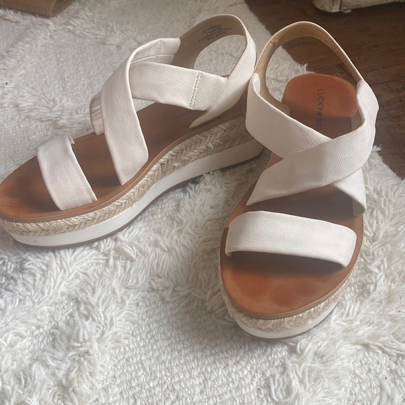 Cream platforms - Picture 1 of 5